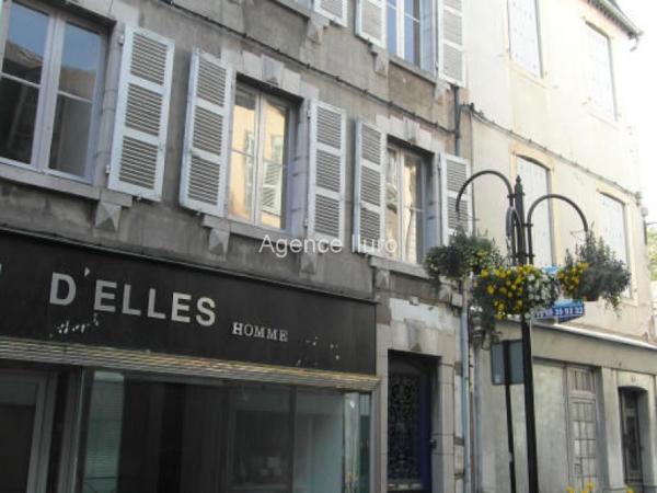 Immeuble locatif - Oloron-sainte-marie - Réf.:205344 OLORON CENTRE VILLE - Immeuble de 5 appartements et 1 local commercial à rénover