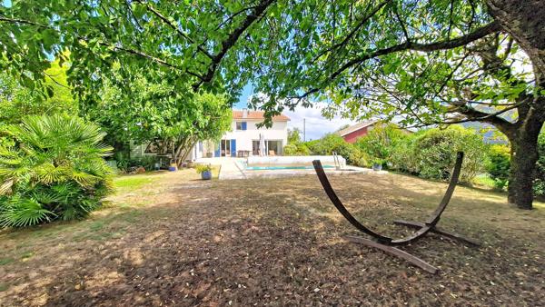 LE HAILLAN : MAISON AU CALME, 4 CHAMBRES, PISCINE