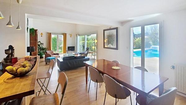 LE HAILLAN : MAISON AU CALME, 4 CHAMBRES, PISCINE