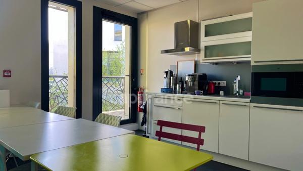 Plateau de Bureaux Moderne 204 m² avec stationnements privatifs couverts et terrasse – Parc des Glaisins (Annecy-le-Vieux)