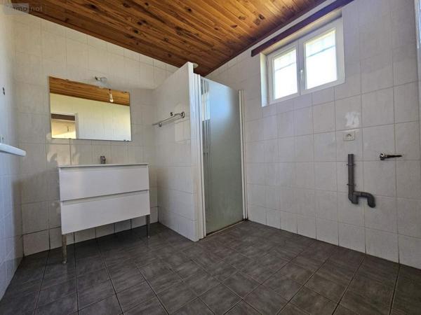 Maison à louer à Bâgé Dommartin dans l'Ain (01380), ref : 008/2378