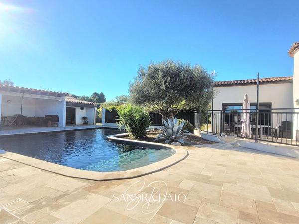 MAISON VILLEMOUSTAUSSOU - PLAIN PIED- 3 CHAMBRES - 1 STUDIO INDEPENDANT - CLIMATISATION - PISCINE - GARAGE