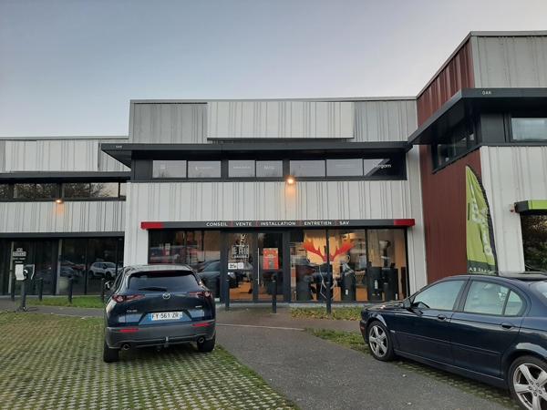 A LOUER : local d'activité - SHOWROOM 280 m² - Visibilité axe passant - NANTES EST