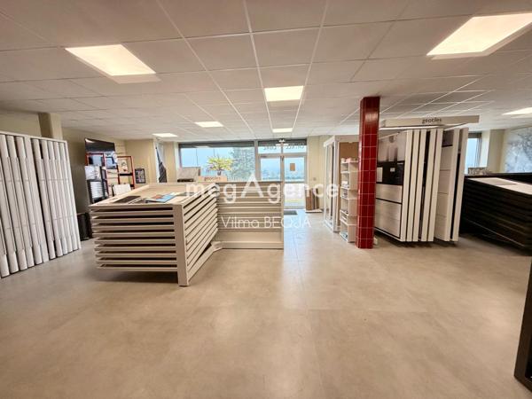 Local Commercial à MALAY-LE-GRAND, 89100 - 10 pièces 464m²