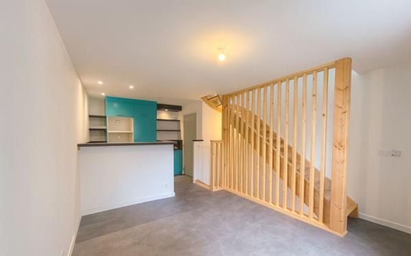 Maison à vendre    2 pièces • 44 m2 Saint-Didier-sous-Riverie