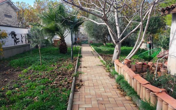 Maison à vendre    5 pièces •  Tarascon