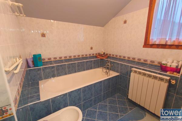 Maison
                                                                                                                                                                                                                                                                                                                        5 pièce(s)                                                                                                                                                                                                          3 chambre(s)                                                                                                                                                                                                          118  m²