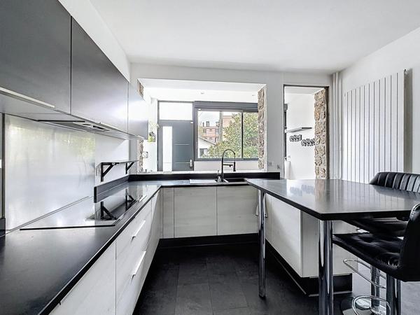 Maison en parfait état 3 chambres DPE D 2 parking