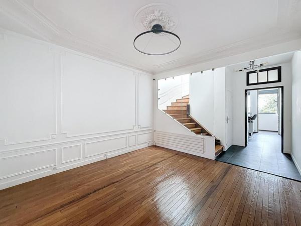 Maison en parfait état 3 chambres DPE D 2 parking