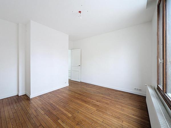 Maison en parfait état 3 chambres DPE D 2 parking