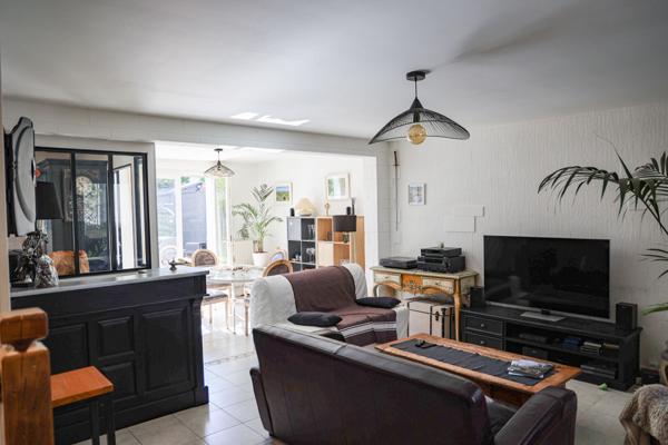 MAISON DE 6 PIECES A VENDRE A PLAISIR - AQUEDUC