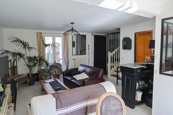 MAISON DE 6 PIECES A VENDRE A PLAISIR - AQUEDUC