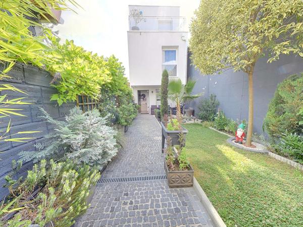 Maison Romainville 4 pièce(s) 82.15 m2