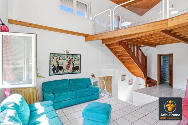 Vente                                                      Maison
                        
                     7 pièces                      180 m2                     à Sainte-Foy-Lès-Lyon
