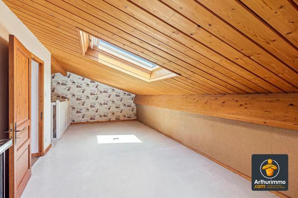 Vente                                                      Maison
                        
                     7 pièces                      180 m2                     à Sainte-Foy-Lès-Lyon
