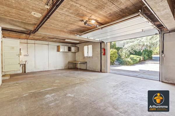 Vente                                                      Maison
                        
                     7 pièces                      180 m2                     à Sainte-Foy-Lès-Lyon