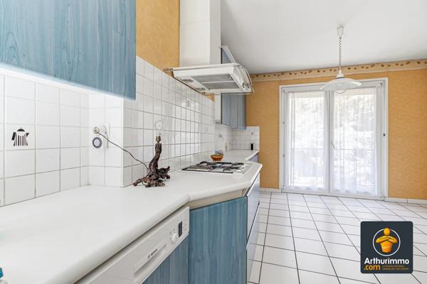 Vente                                                      Maison
                        
                     7 pièces                      180 m2                     à Sainte-Foy-Lès-Lyon
