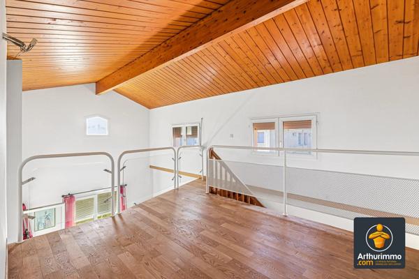 Vente                                                      Maison
                        
                     7 pièces                      180 m2                     à Sainte-Foy-Lès-Lyon