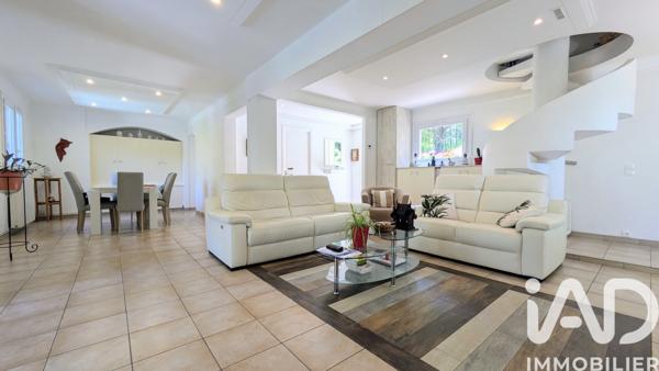 Maison à vendre 6 pièces 193 m² Peymeinade
