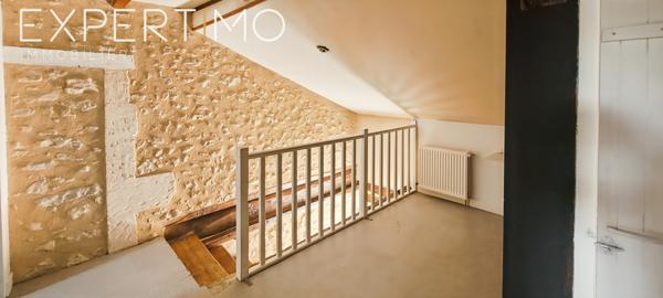 Tocane-Saint-Apre (24350) SPÉCIAL INVESTISSEUR une maison de deux appartements 63 m² et 26 m² centre-ville ,Revenu locatif total : 11 76