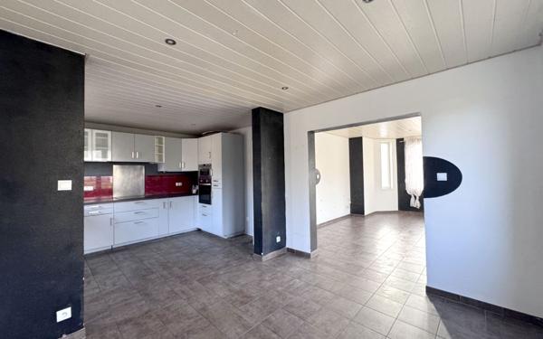 Maison à vendre    5 pièces •  La Broque