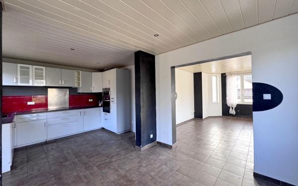 Maison à vendre    5 pièces •  La Broque