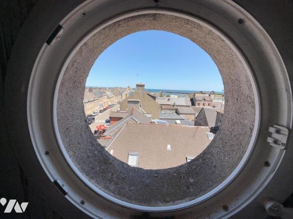 BARFLEUR - MMEUBLE A USAGE DE COMMERCE ET D'HABITATION