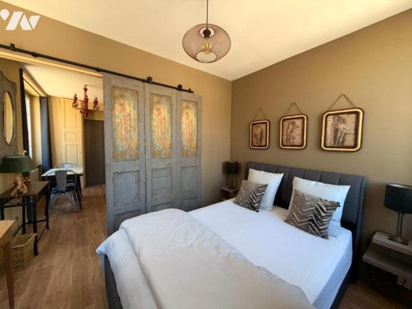 BARFLEUR - MMEUBLE A USAGE DE COMMERCE ET D'HABITATION