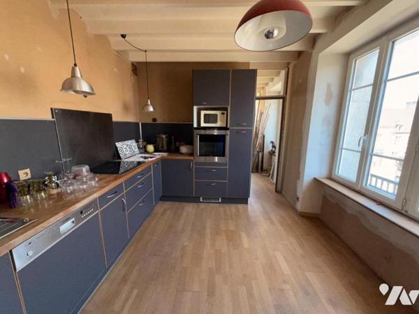 BARFLEUR - MMEUBLE A USAGE DE COMMERCE ET D'HABITATION