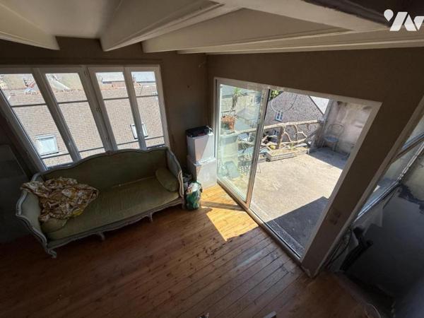 BARFLEUR - MMEUBLE A USAGE DE COMMERCE ET D'HABITATION