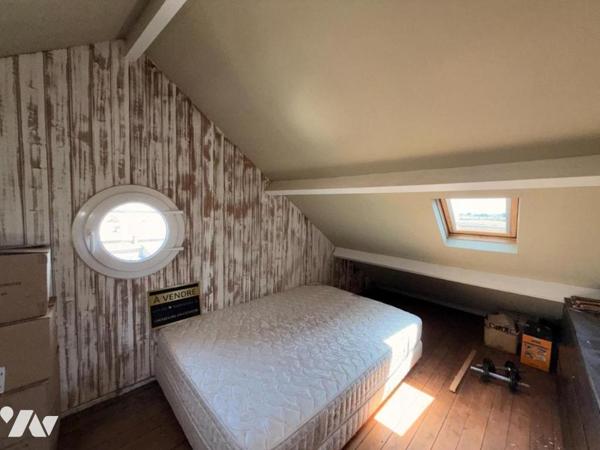 BARFLEUR - MMEUBLE A USAGE DE COMMERCE ET D'HABITATION