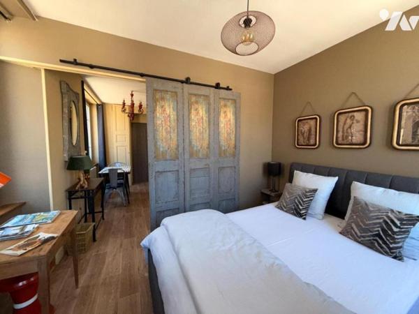 BARFLEUR - MMEUBLE A USAGE DE COMMERCE ET D'HABITATION