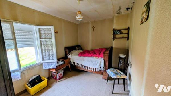 Maison en pierre à vendre avec 3,8 hectares de terrain