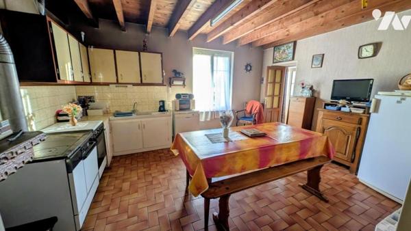 Maison en pierre à vendre avec 3,8 hectares de terrain