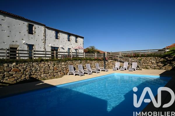 Maison à vendre 13 pièces 251 m² Le Poiré-sur-Vie