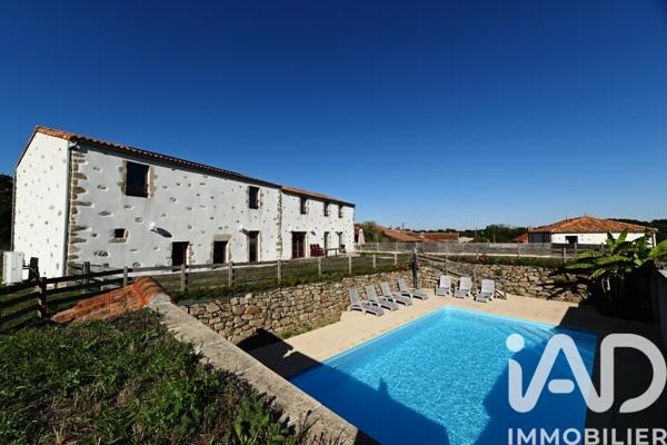 Maison à vendre 13 pièces 251 m² Le Poiré-sur-Vie