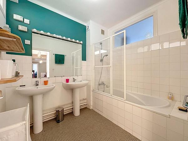 A VENDRE - GRAND APPARTEMENT - TRIANGLE D'OR - BREST