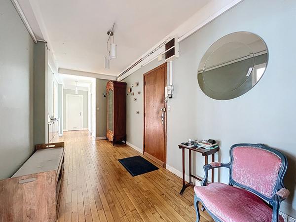 A VENDRE - GRAND APPARTEMENT - TRIANGLE D'OR - BREST