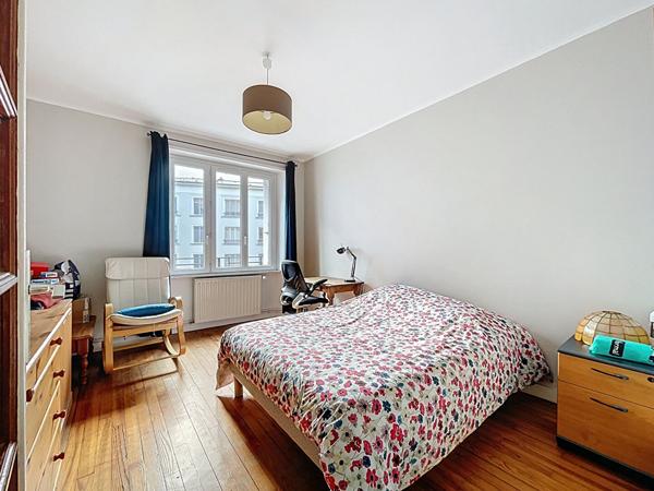 A VENDRE - GRAND APPARTEMENT - TRIANGLE D'OR - BREST