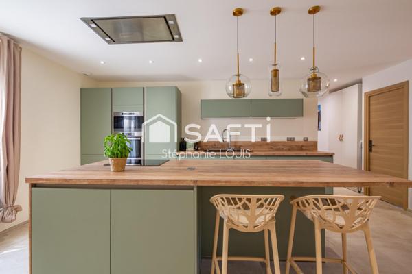 Maison 2 Chambres + Suite, Garage Double, au calme