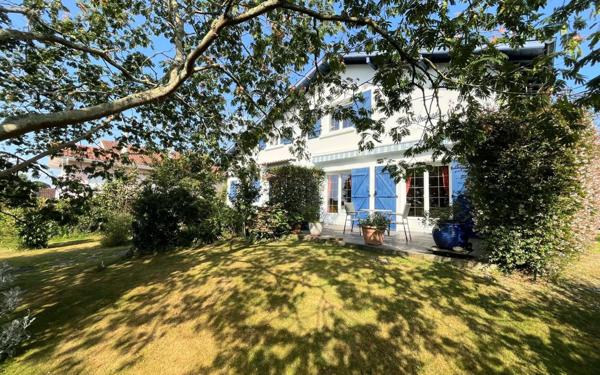 Maison à vendre    6 pièces •  Saint-Martin-de-Seignanx