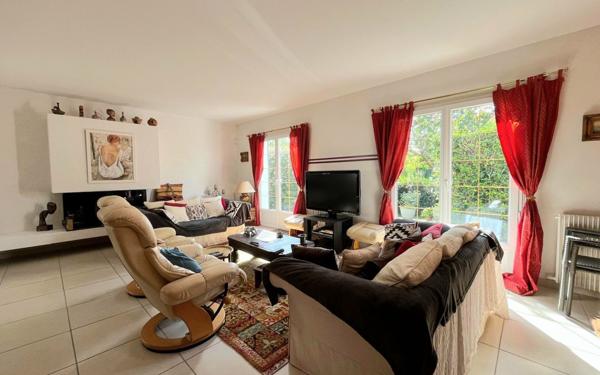 Maison à vendre    6 pièces •  Saint-Martin-de-Seignanx