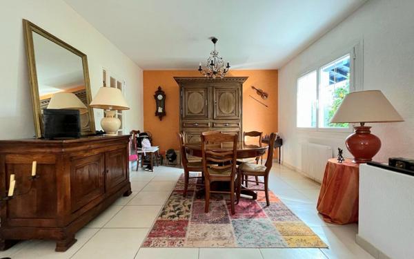 Maison à vendre    6 pièces •  Saint-Martin-de-Seignanx