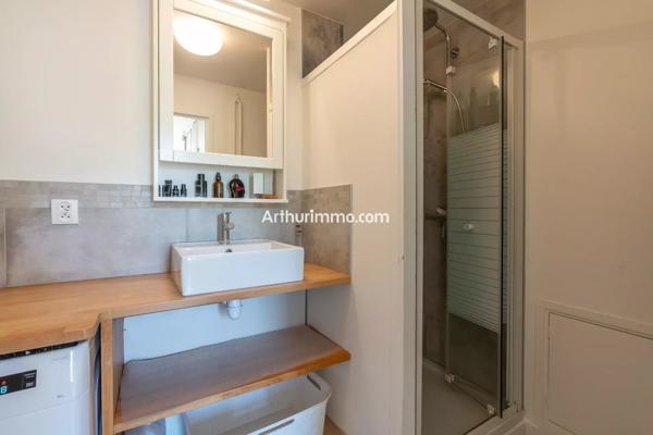 Vente                                                      Appartement
                        
                     5 pièces                      106 m2                     à Sucy-en-Brie