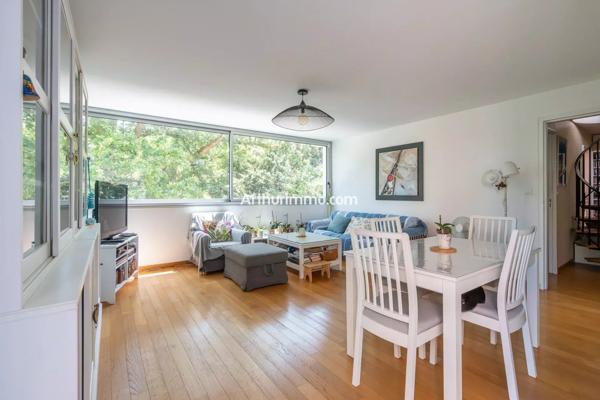 Vente                                                      Appartement
                        
                     5 pièces                      106 m2                     à Sucy-en-Brie