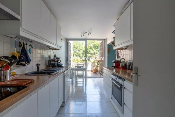 Vente                                                      Appartement
                        
                     5 pièces                      106 m2                     à Sucy-en-Brie