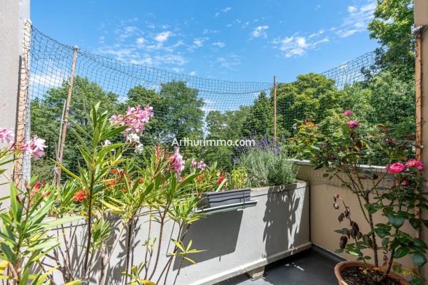 Vente                                                      Appartement
                        
                     5 pièces                      106 m2                     à Sucy-en-Brie