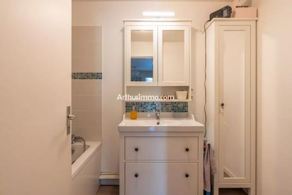Vente                                                      Appartement
                        
                     5 pièces                      106 m2                     à Sucy-en-Brie