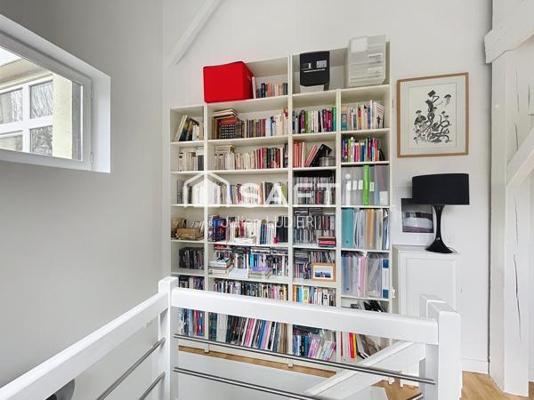 maison loft 3 niveaux, beaux volumes, quartier prisé