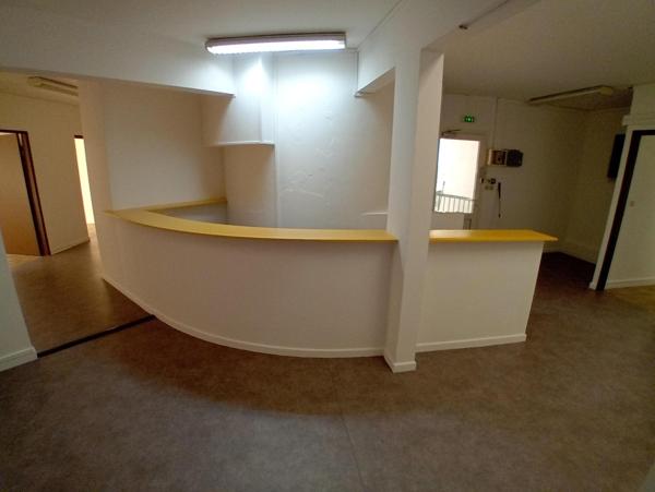 Local Professionnel à vendre à La possession